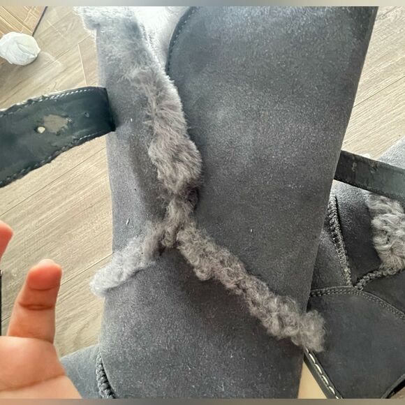 Cozy Gray Shearling Boots - Picture 10 of 10